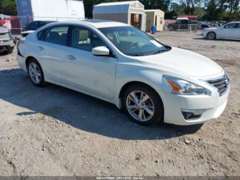  Salvage Nissan Altima