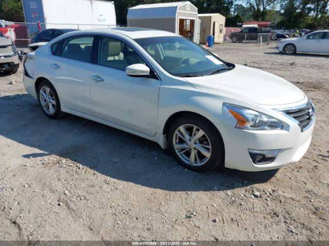  Salvage Nissan Altima