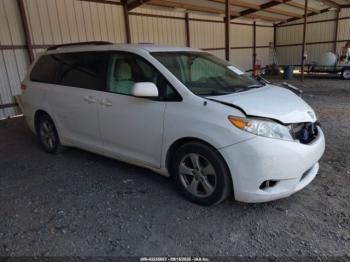  Salvage Toyota Sienna