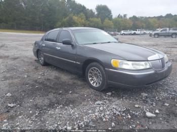  Salvage Lincoln Towncar