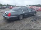 Lincoln Towncar Signature Image 9
