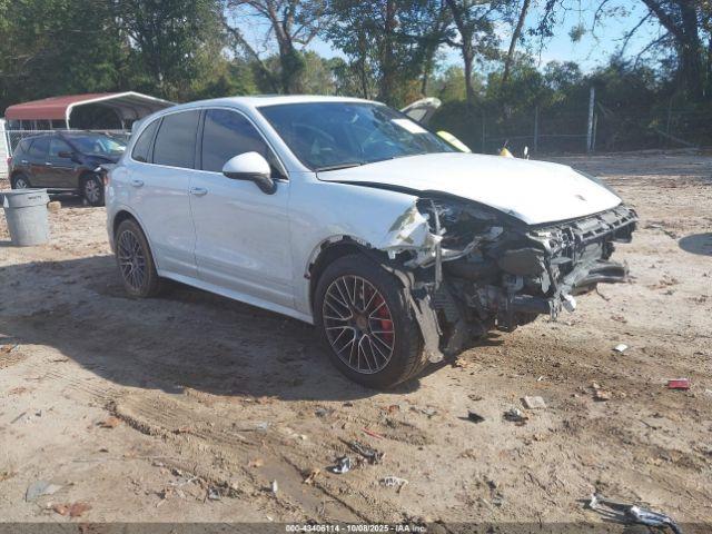  Salvage Porsche Cayenne