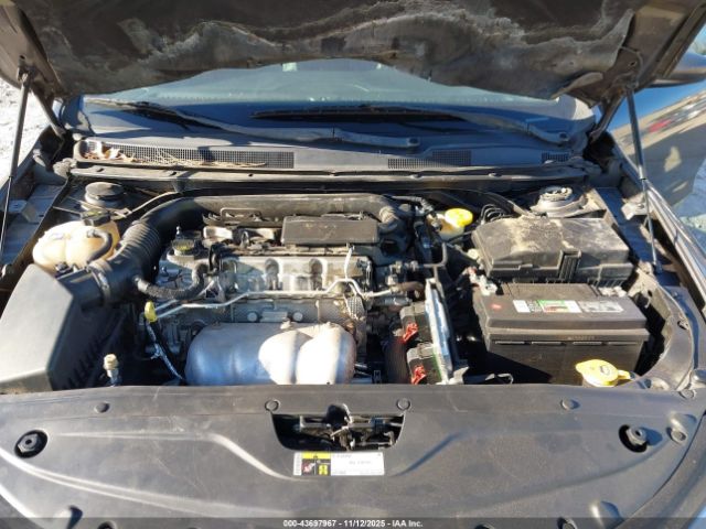 Chrysler 200 Limited Image 8