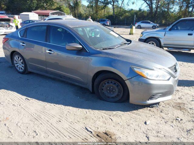  Salvage Nissan Altima