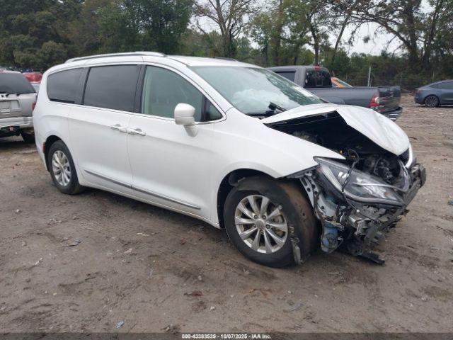  Salvage Chrysler Pacifica