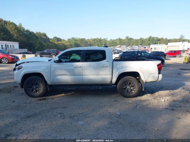 Toyota Tacoma Sr5 V6 Image 14