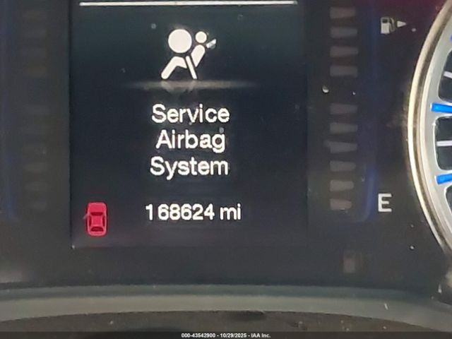 Chrysler 200 Limited Image 15