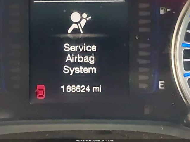 Chrysler 200 Limited Image 15