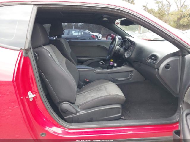 Dodge Challenger Image 6