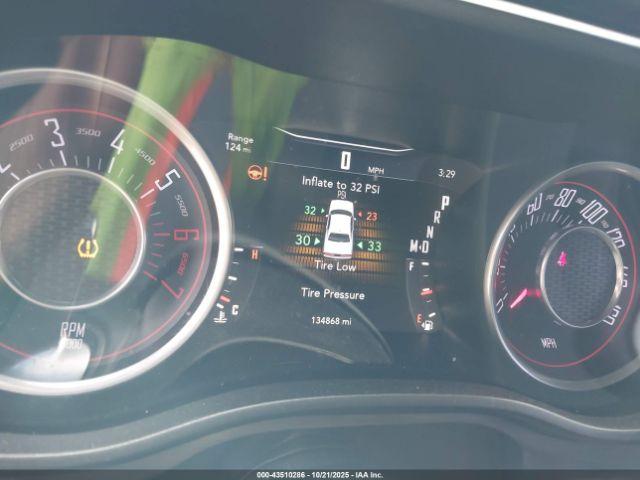 Dodge Challenger Image 7