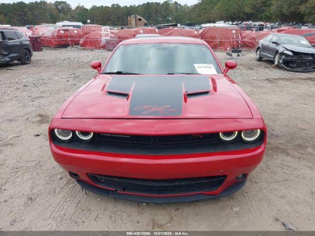 Dodge Challenger Image 8