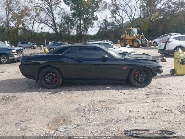 Dodge Challenger Srt8 392 Image 17