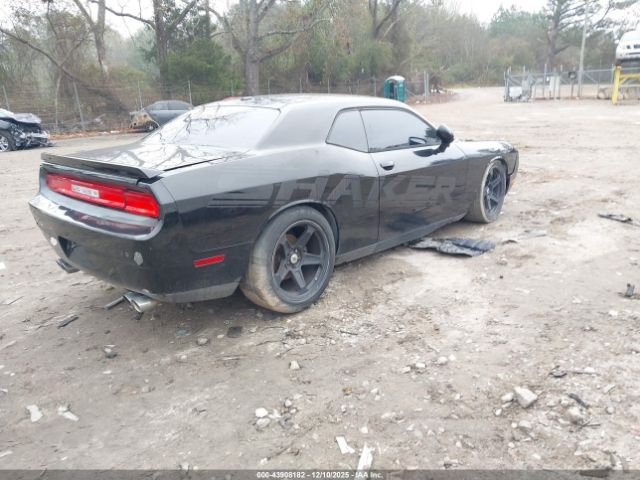 Dodge Challenger Image 2