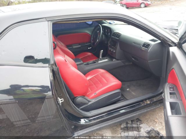 Dodge Challenger Image 5