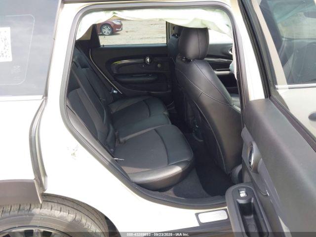 MINI Clubman Cooper S Image 12