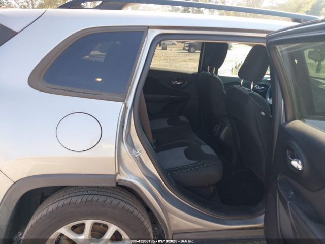 Jeep Cherokee Sport Fwd Image 13