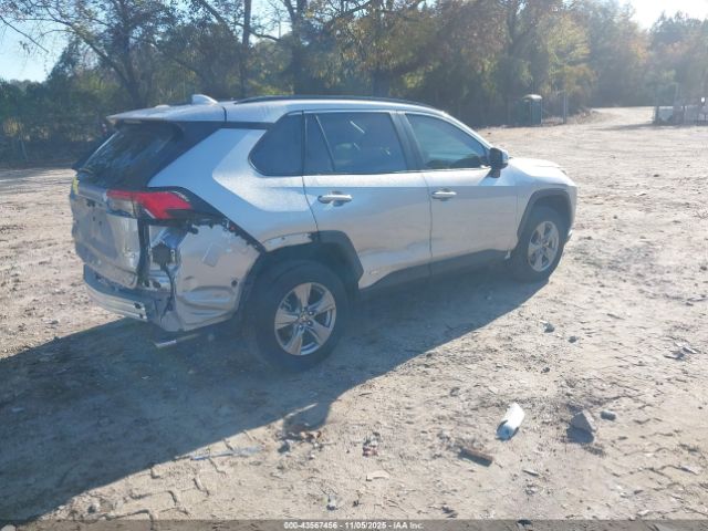 Toyota RAV4 Le Image 15