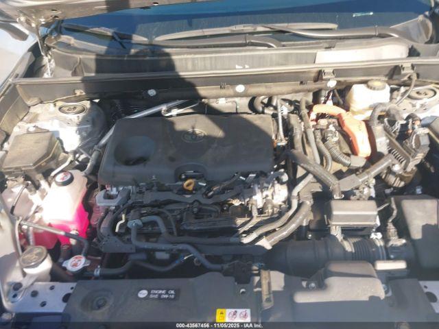 Toyota RAV4 Le Image 3