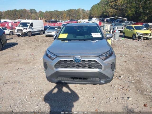 Toyota RAV4 Le Image 5