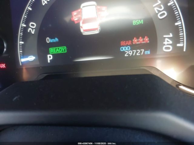 Toyota RAV4 Le Image 12