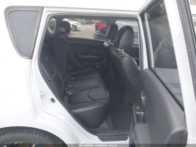 Kia Soul + Image 10
