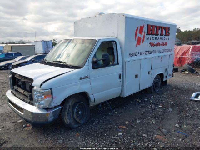 Ford E-350 Image 14