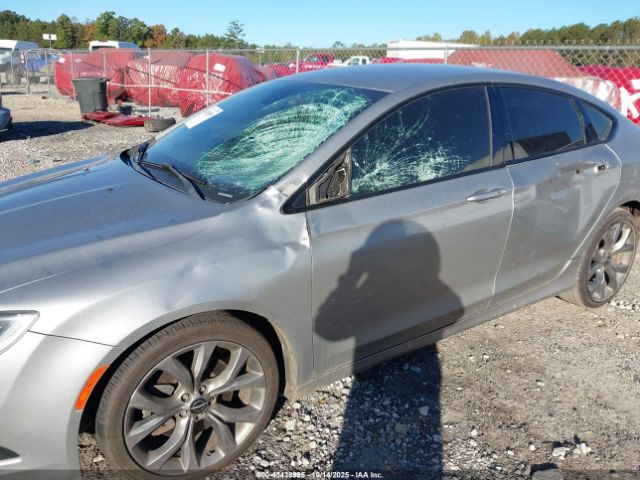 Chrysler 200 S Image 12