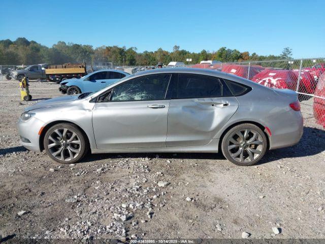 Chrysler 200 S Image 13
