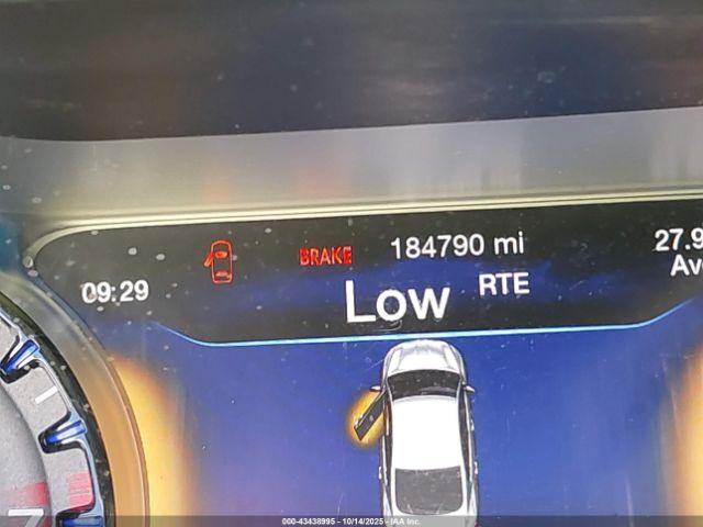 Chrysler 200 S Image 2