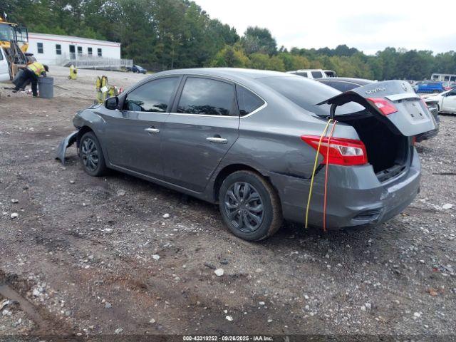 Nissan Sentra S Image 2