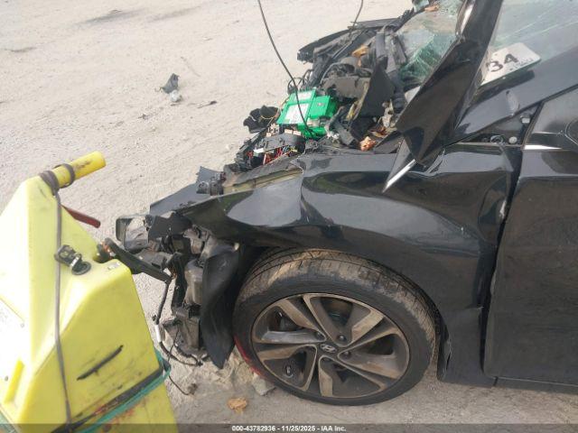 Hyundai ELANTRA Limited Image 4