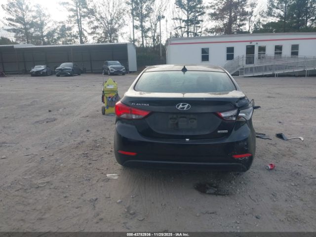 Hyundai ELANTRA Limited Image 12