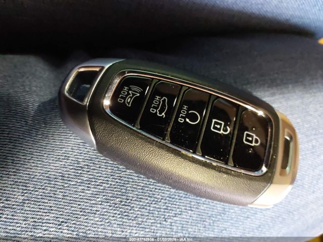 Hyundai ELANTRA Limited Image 16