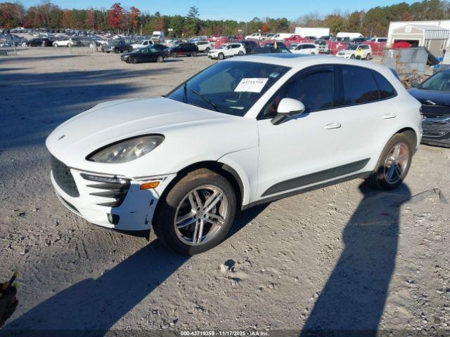 Porsche Macan S Image 11