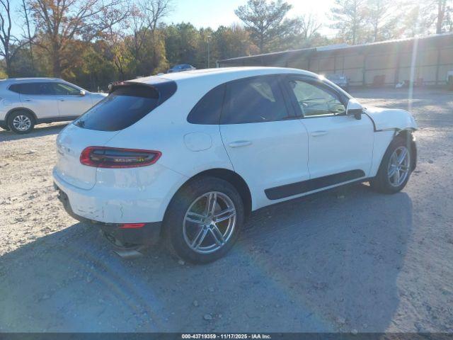 Porsche Macan S Image 3