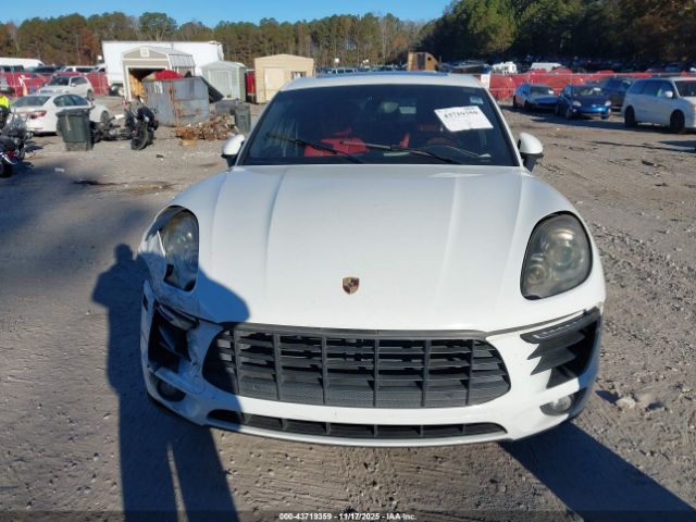 Porsche Macan S Image 9