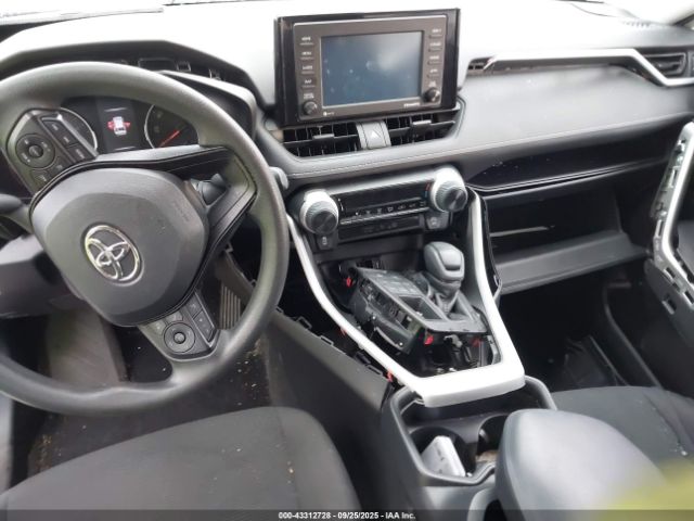 Toyota RAV4 Le Image 12