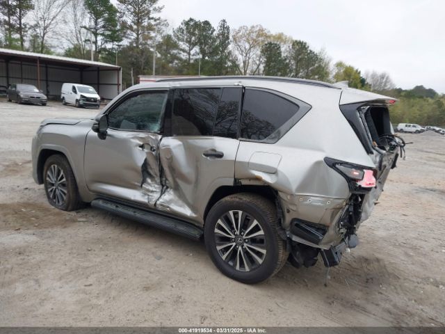 Lexus LX 600 Premium Image 15