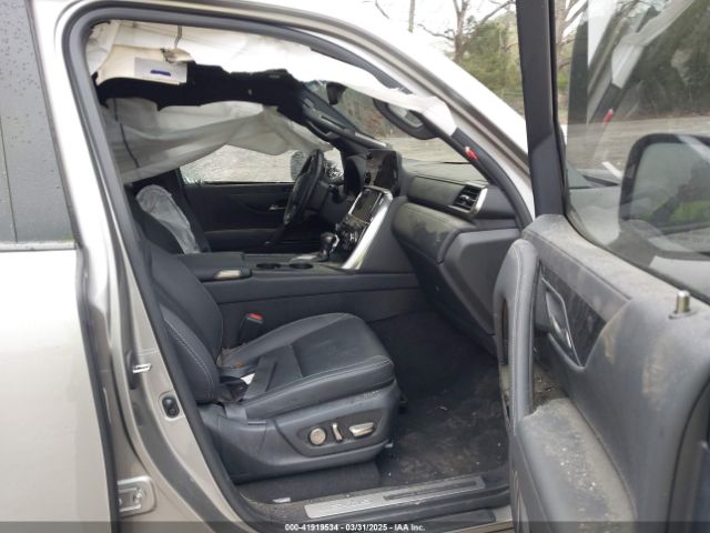 Lexus LX 600 Premium Image 12