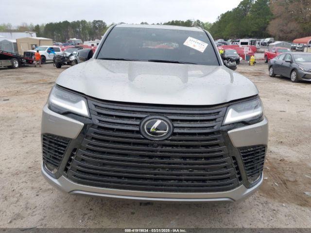 Lexus LX 600 Premium Image 11