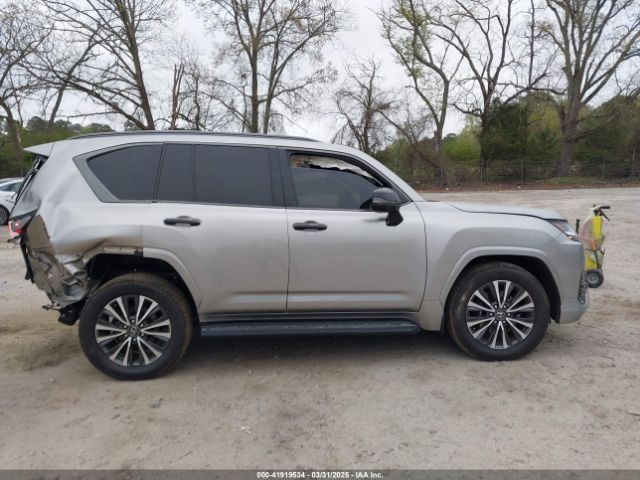 Lexus LX 600 Premium Image 6