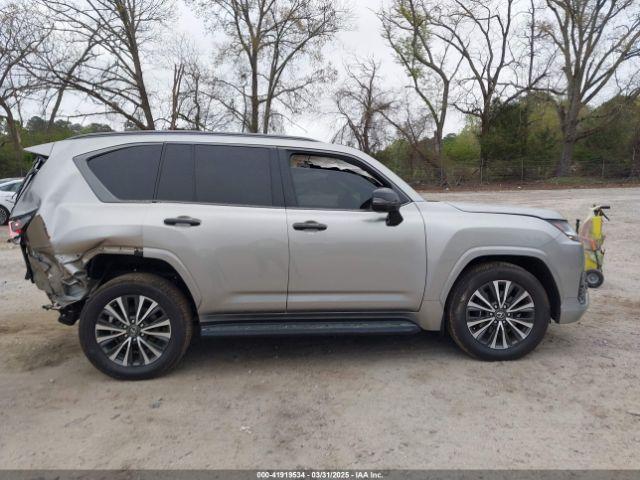 Lexus LX 600 Premium Image 6