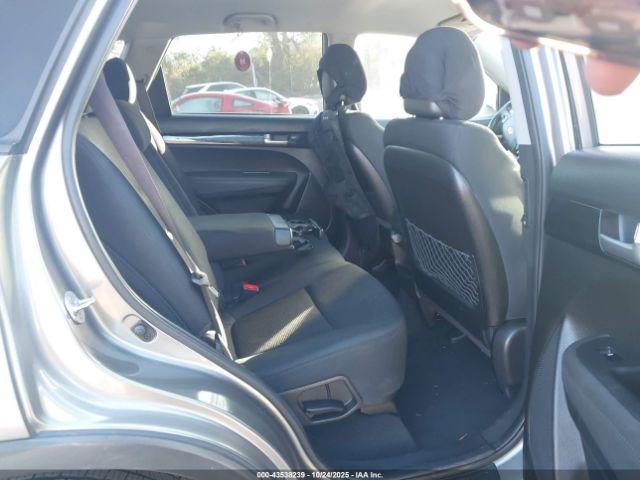 Kia Sorento Lx Image 4