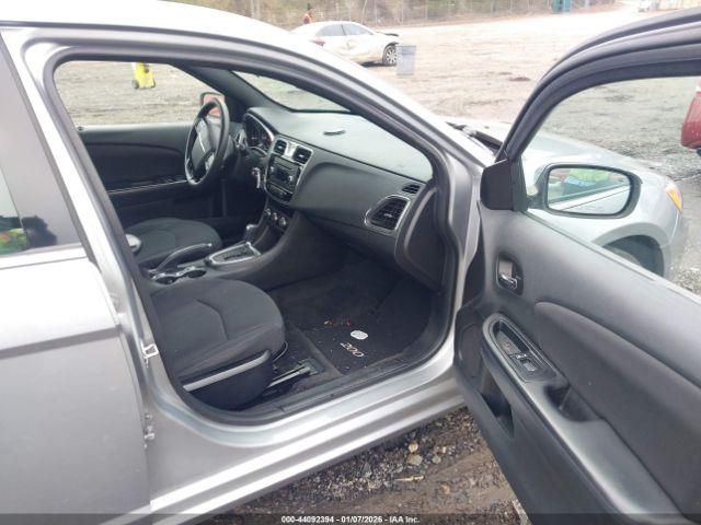 Chrysler 200 Lx Image 3