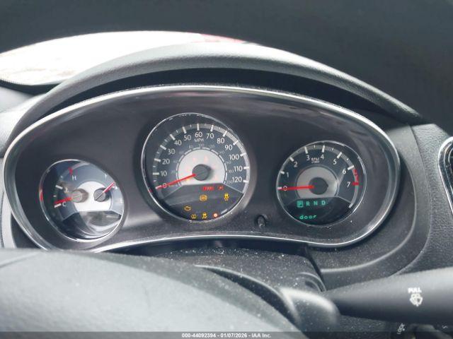 Chrysler 200 Lx Image 4